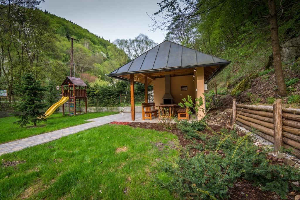 Apartmany Weissov Dom Banska Stiavnica Bagian luar foto