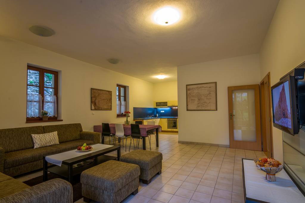 Apartmany Weissov Dom Banska Stiavnica Ruang foto