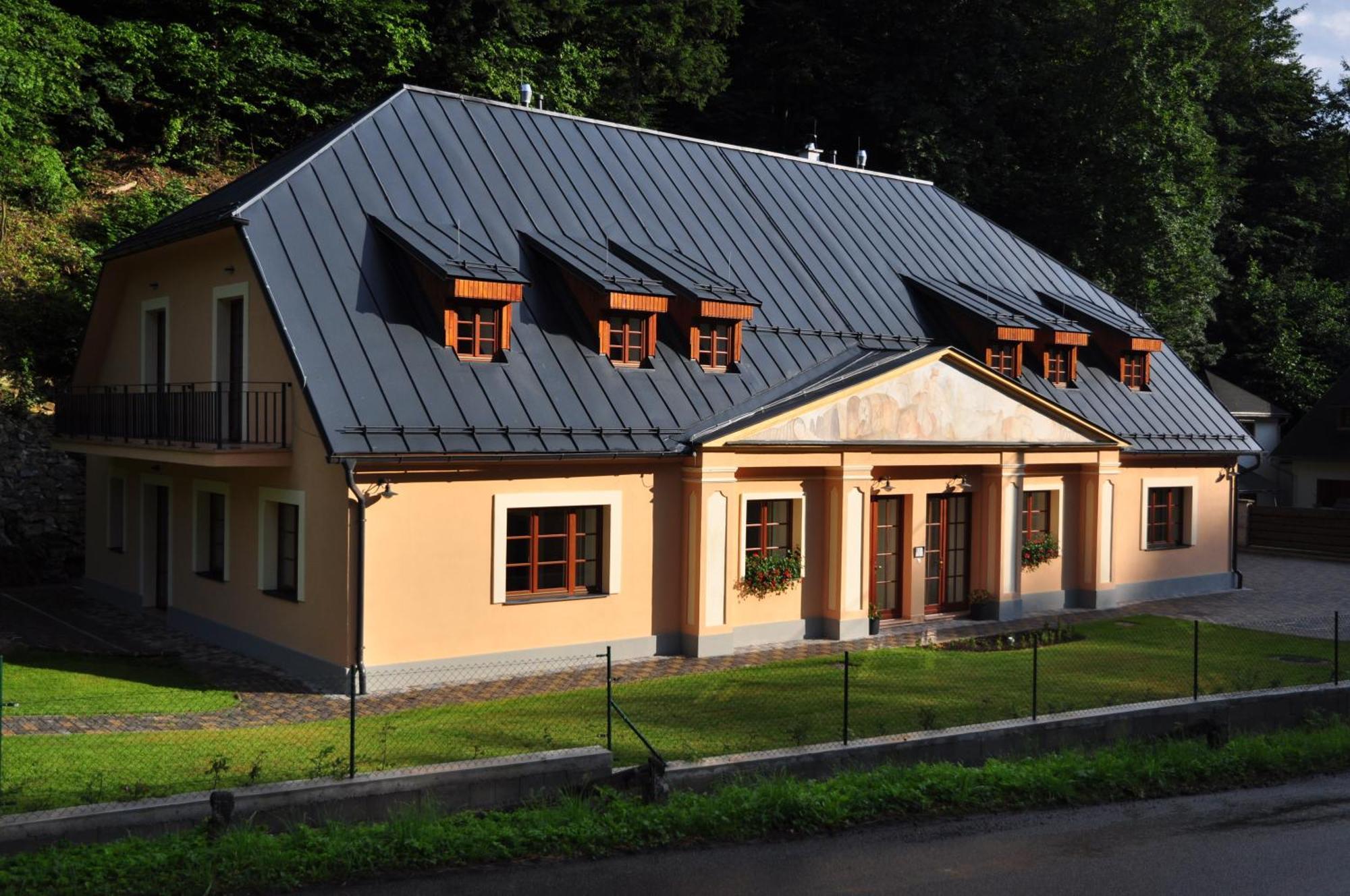 Apartmany Weissov Dom Banska Stiavnica Bagian luar foto