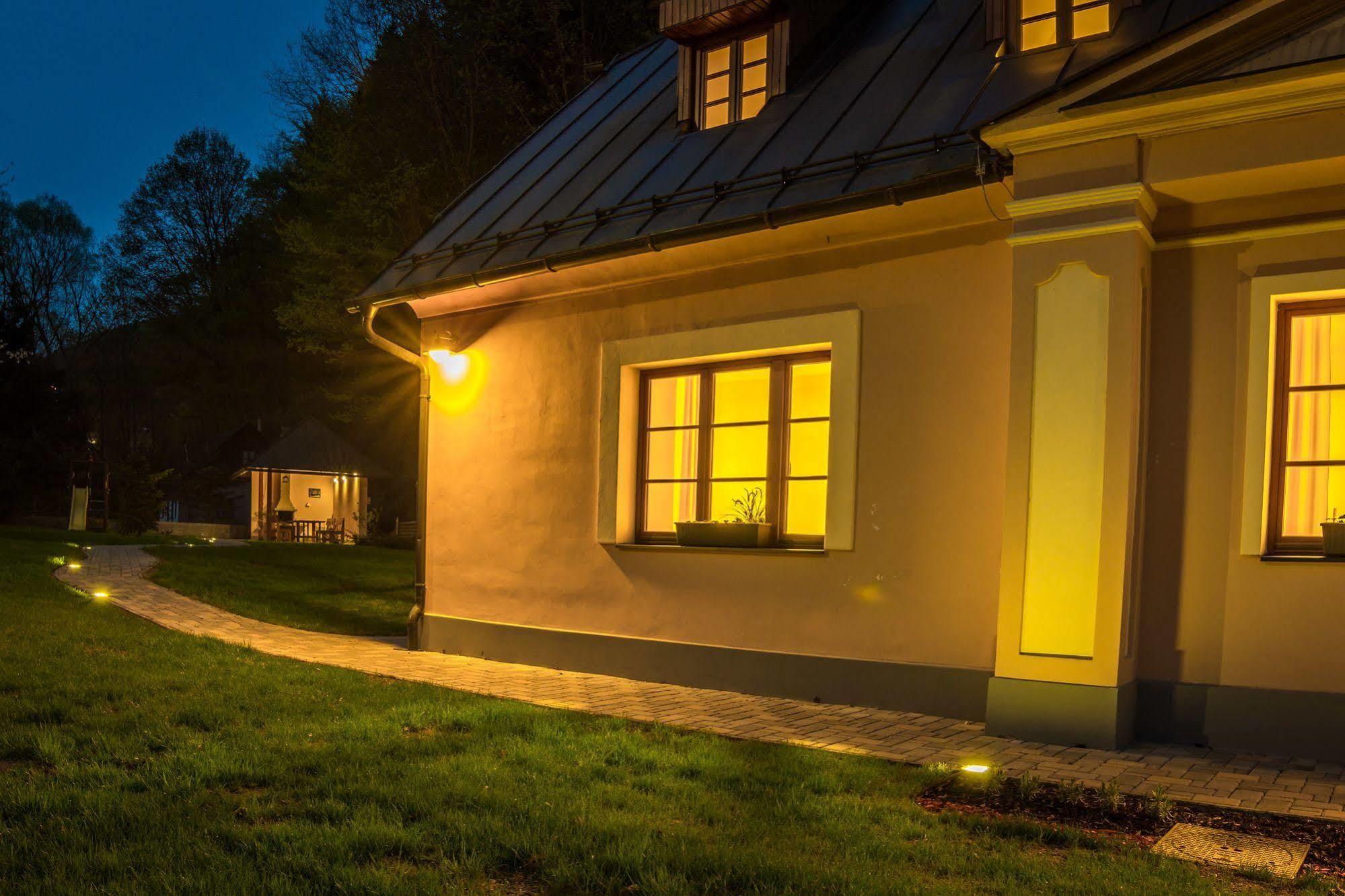 Apartmany Weissov Dom Banska Stiavnica Bagian luar foto