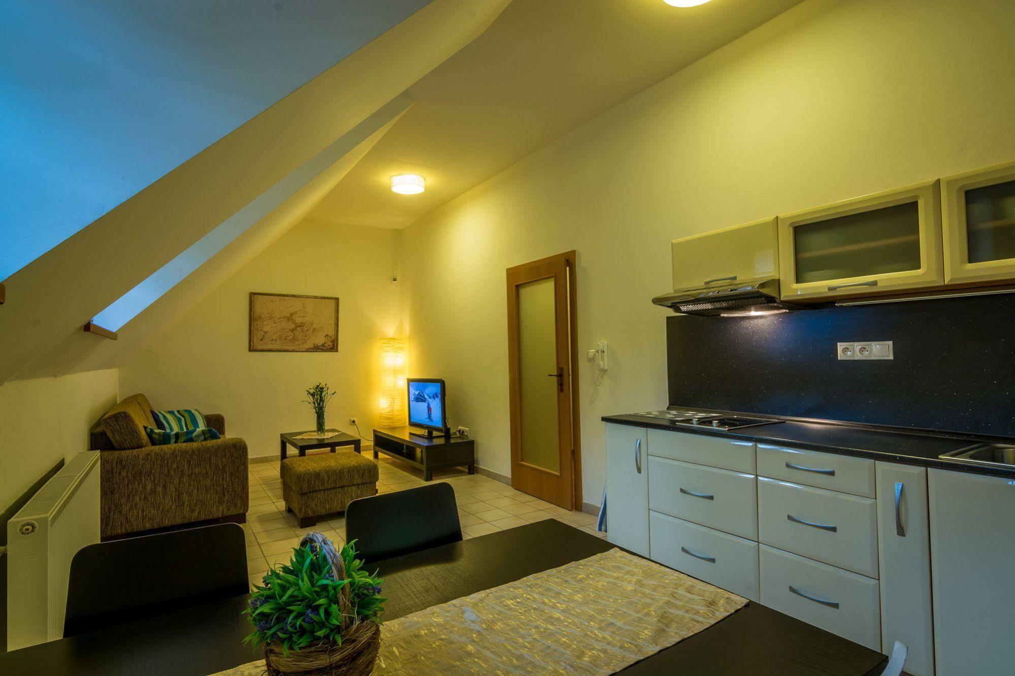 Apartmany Weissov Dom Banska Stiavnica Bagian luar foto